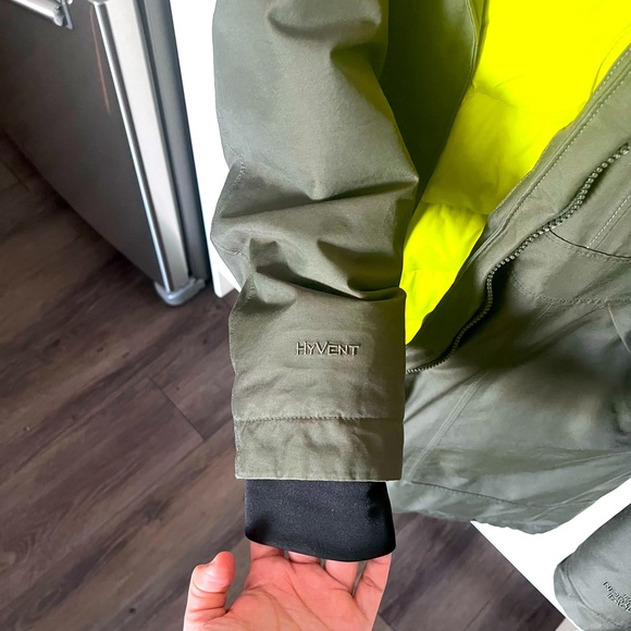 The North Face winter coat super warm insulated jacket - Picture 5 of 6
